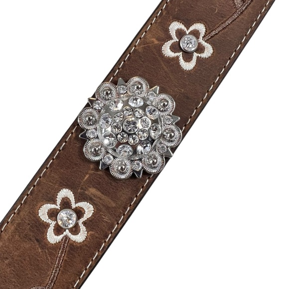 Ariat Womens Floral Stitch Berry Concho Distressed Leather Belt - Picture 10 of 16